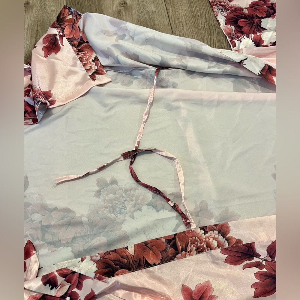 Satin Kimono Style Robe - Picture 3 of 8